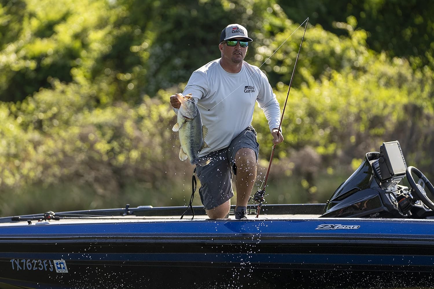 Abu Garcia Max X Low Profile Baitcast Combo - Image 16