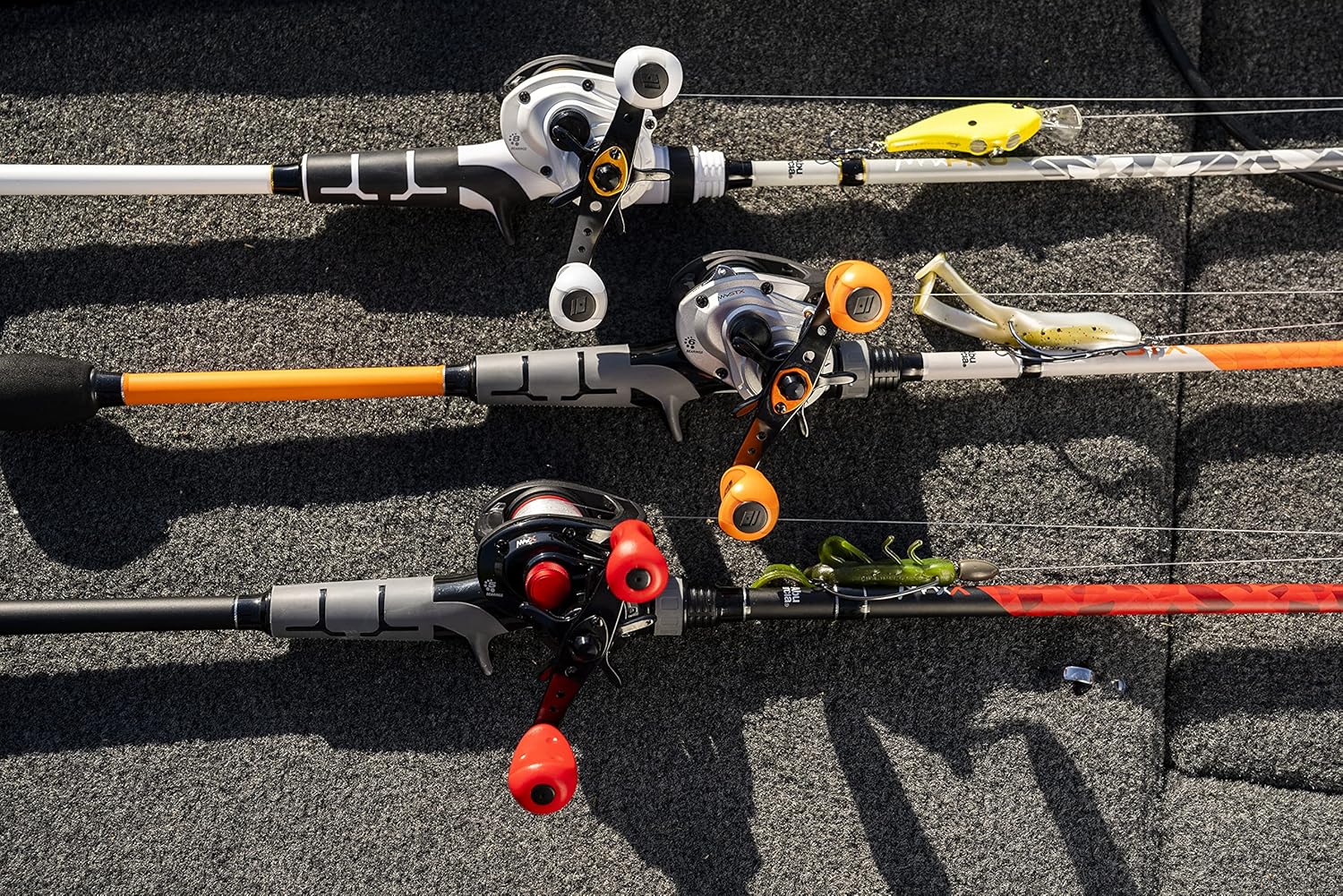 Abu Garcia Max X Low Profile Baitcast Combo - Image 17